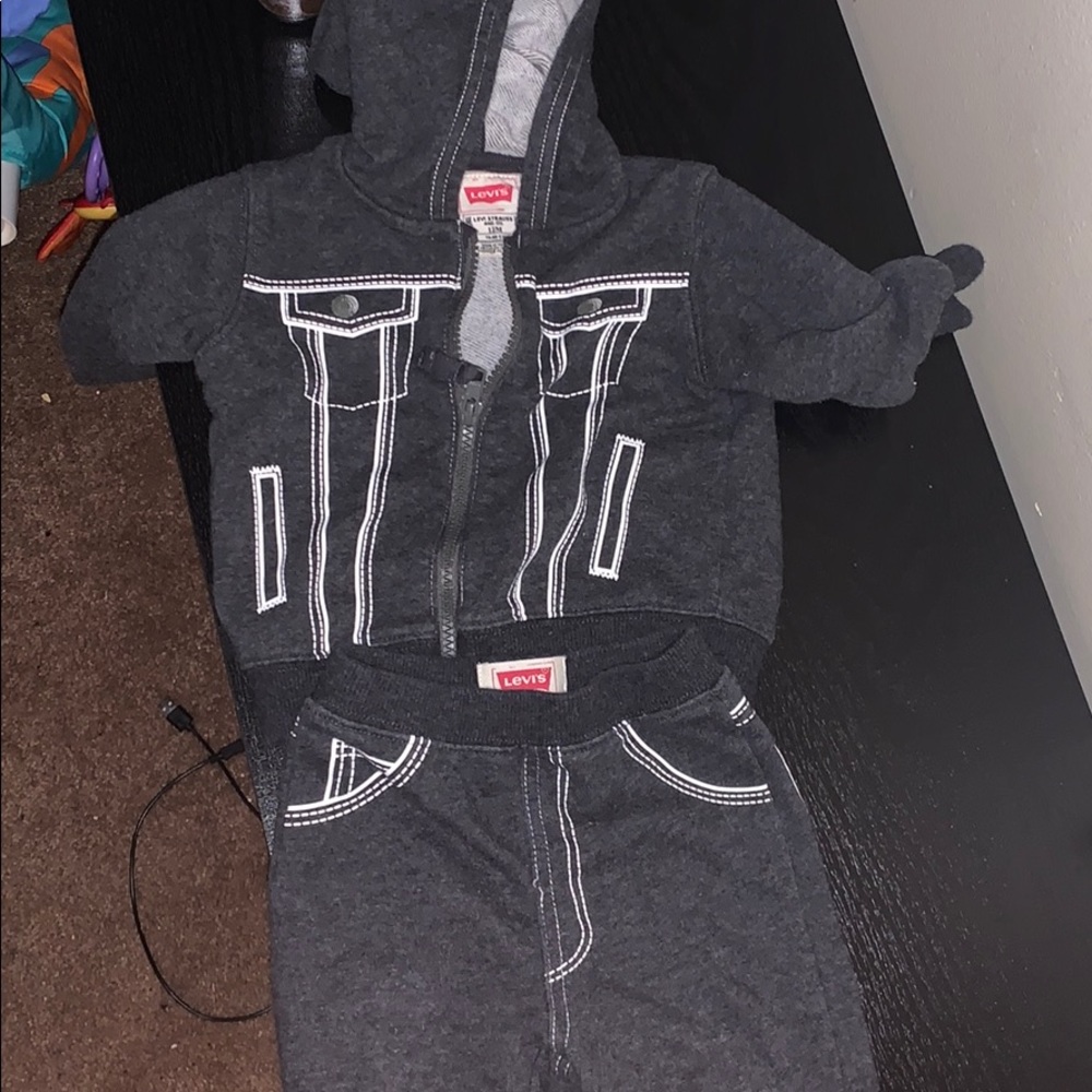 Levi’s two piece joggers set